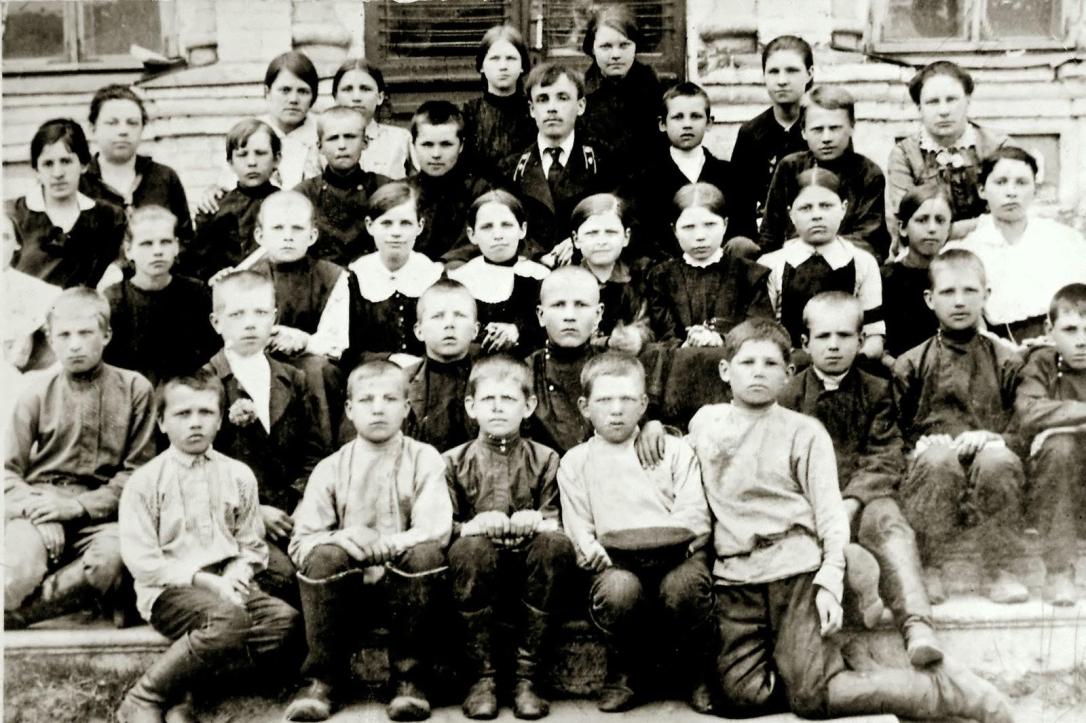 История Режа. Учащиеся двухклассного училища