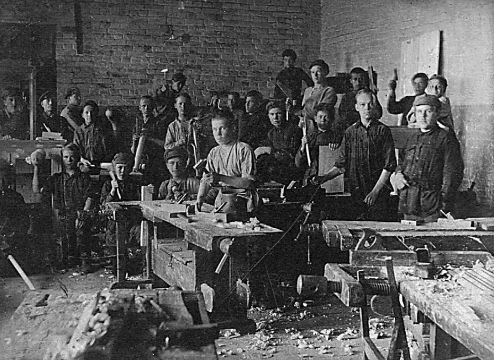 История города Режа 1917 - 1953. Во время занятий в профтехшколе