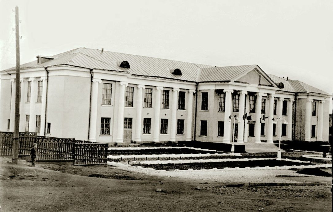 Новый ДК РМЗ в Реже в 1960-е годы