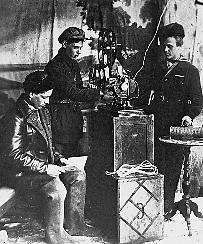Режевские киномеханики в 1930-е годы