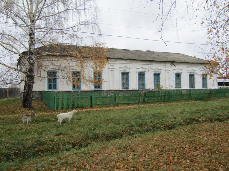 Черемисский музей, в прошлом здание земского училища