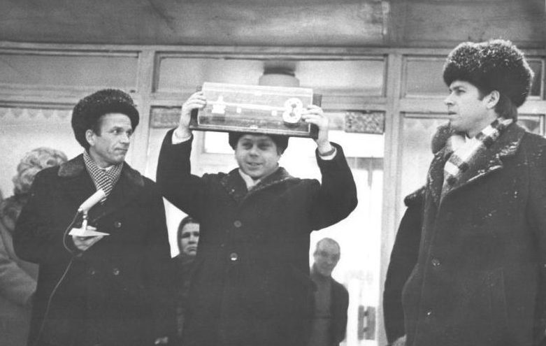 Фото середины 1970-х годов. Во время открытия главного корпуса современного курортного комплекса «Баден-Баден