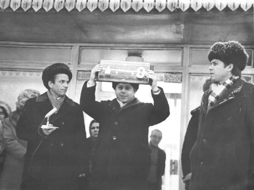 Фото середины 1970-х годов. Во время открытия главного корпуса современного курортного комплекса «Баден-Баден