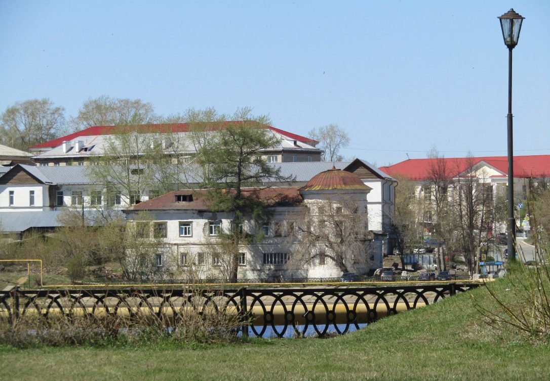 Май. Вид на Господский дом