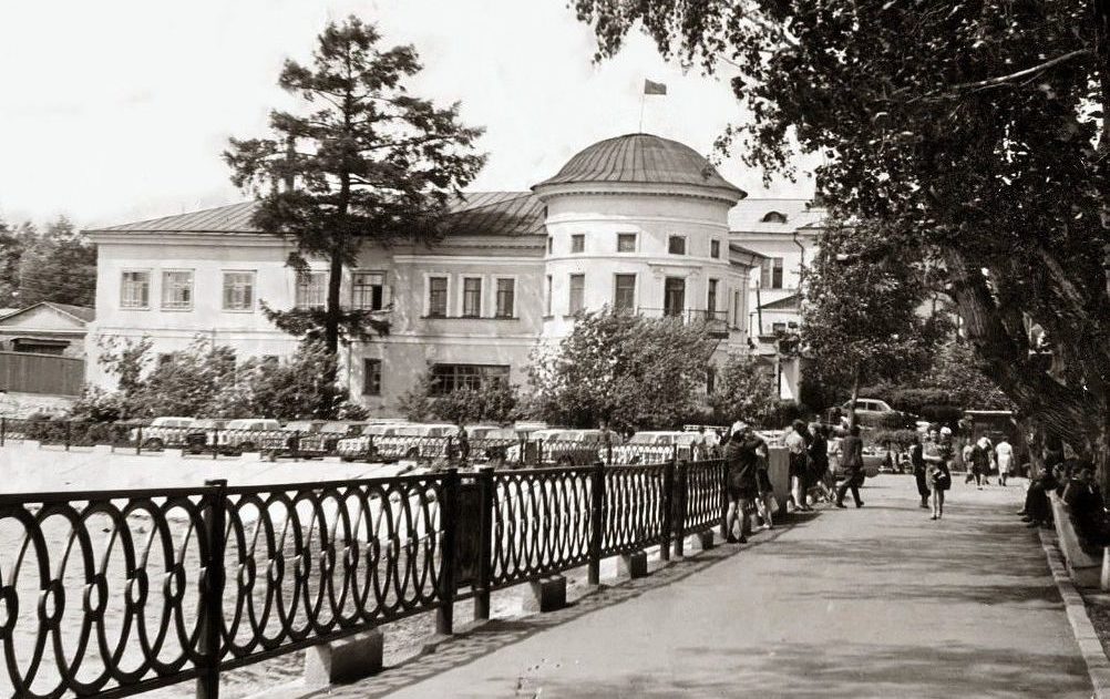 Господский дом в 1980-е годы