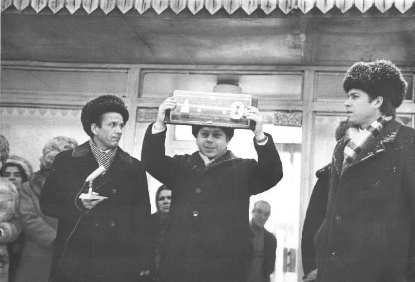 Фото середины 1970-х годов. Во время открытия главного корпуса современного курортного комплекса «Баден-Баден