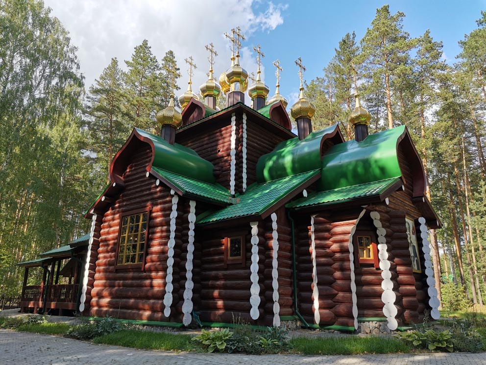 Храм во имя святителя Николая Мир Ликий­ских чудотворца