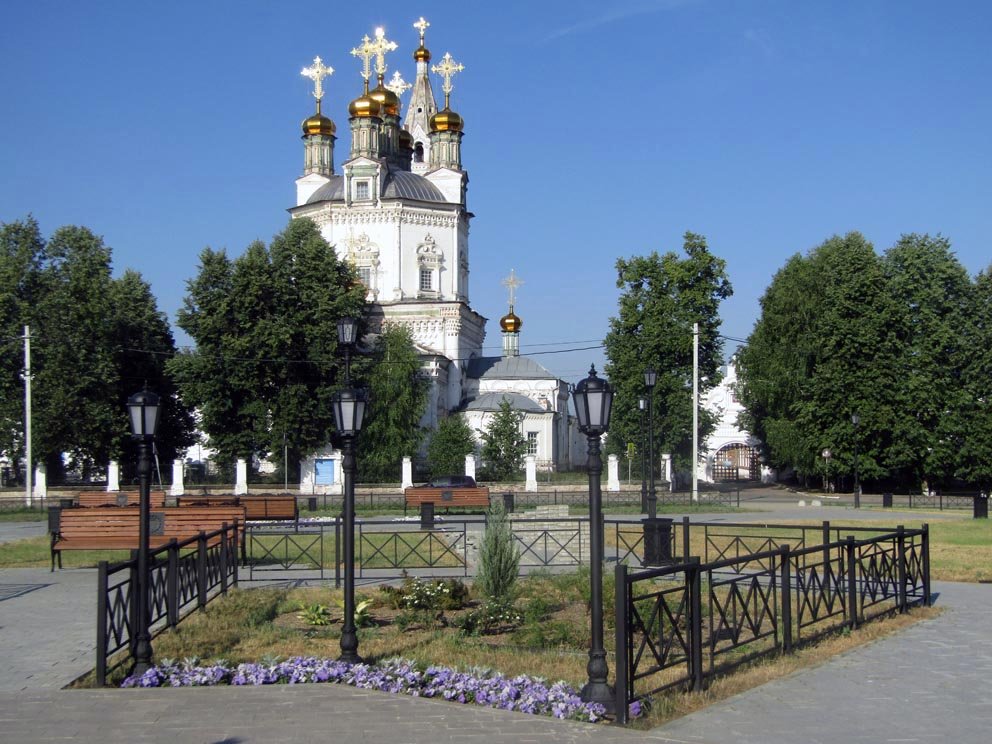 Экскурсии в Верхотурье, Актай и Меркушино. Троицкий собор в Верхотурье с центральной площади города
