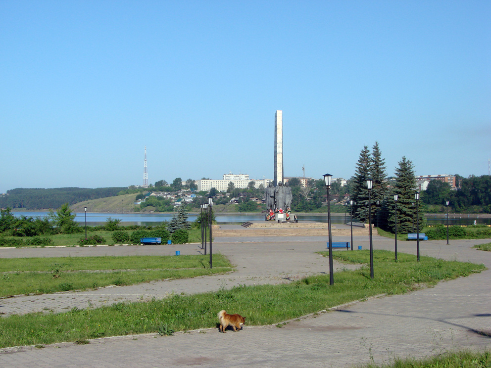 У Монумента