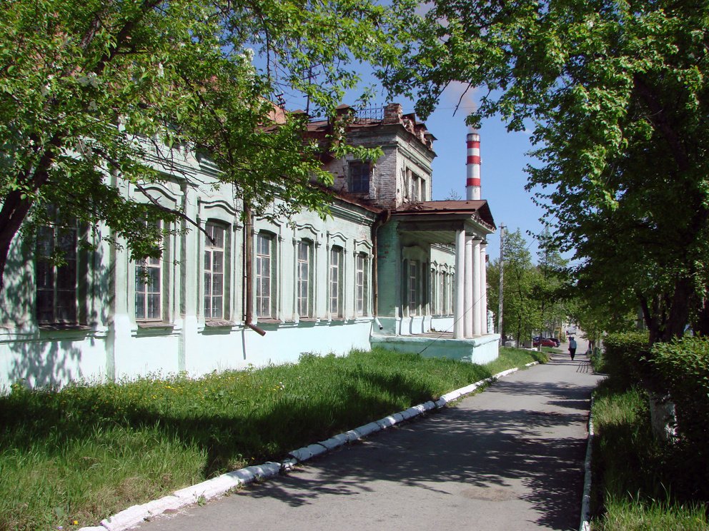 Заводоуправление старого Режевского завода