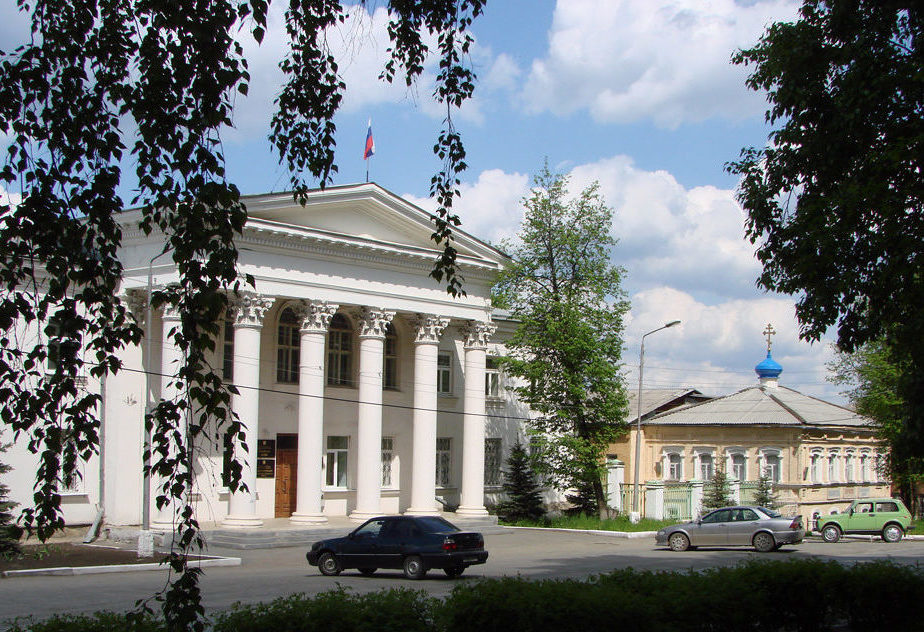Администрация РГО и храм Иоанна Кронштадского