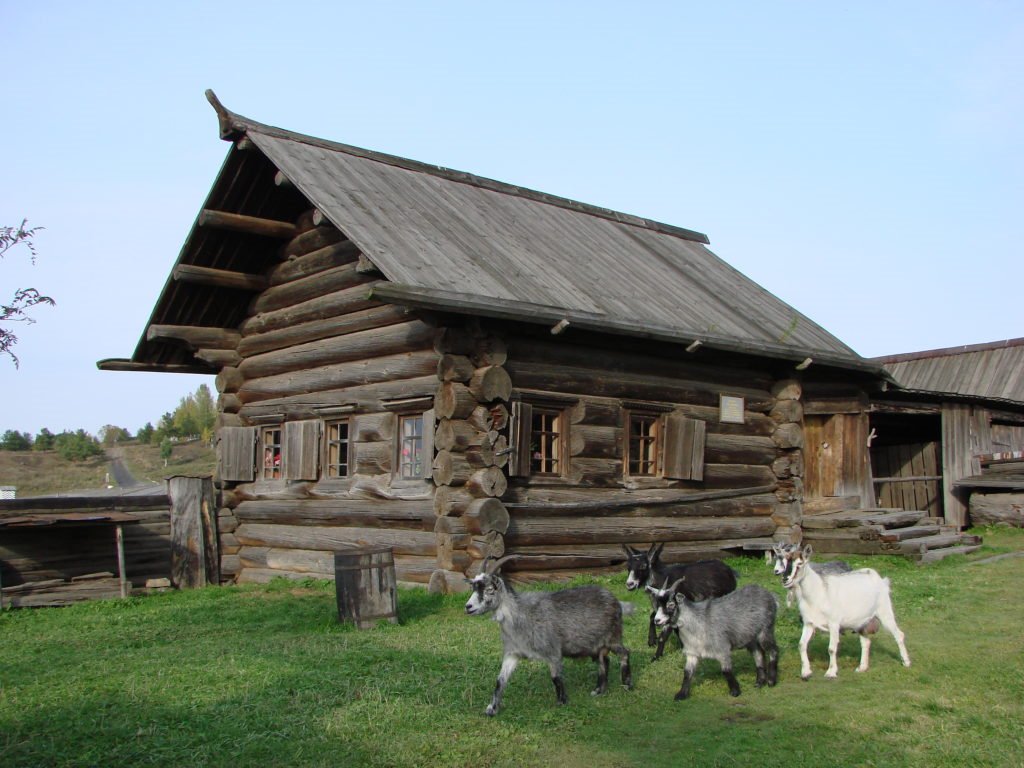 Изба в усадьбе XVII века