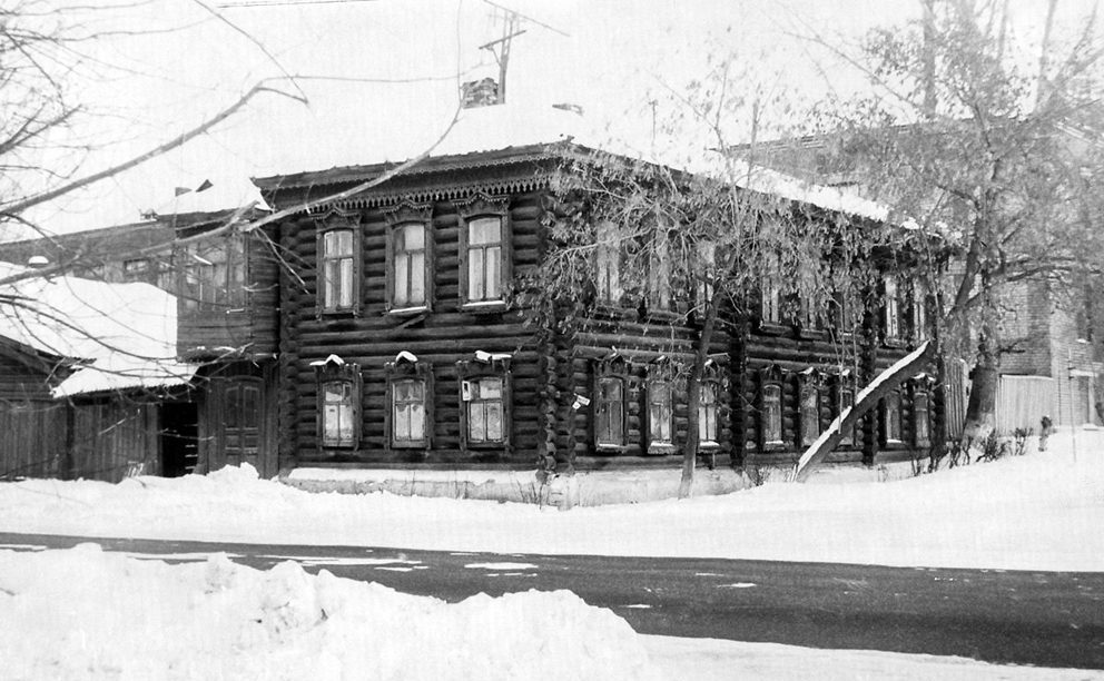 История города Режа 1917 - 1953. Первый в Реже детский сад разместился в 2этажном доме купца Лебедева на углу современных улиц Костоусова и Уральских добровольцев
