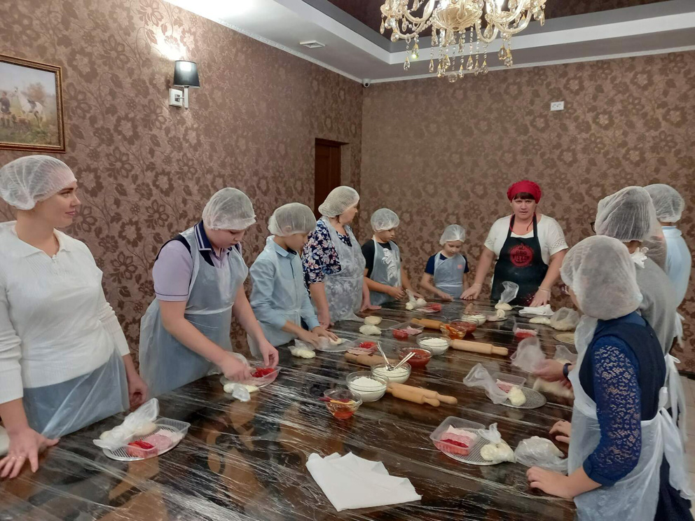 Экскурсии по Режу и Режевскому району. В Реже на мастер-классе по выпечке пиццы