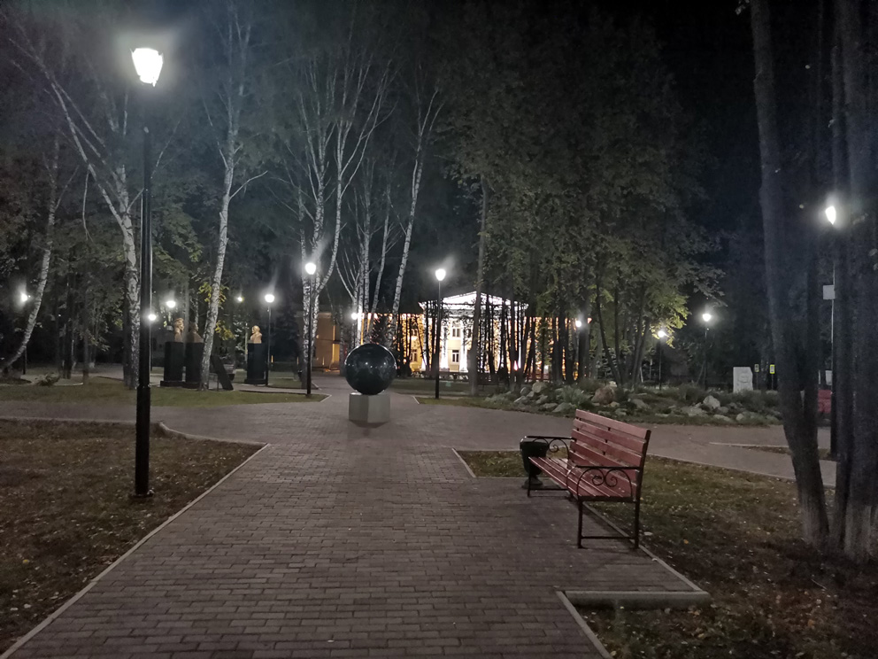 В середине 1920-х годов на месте Центрального парка была оборудована первая в Реже спортивная площадка