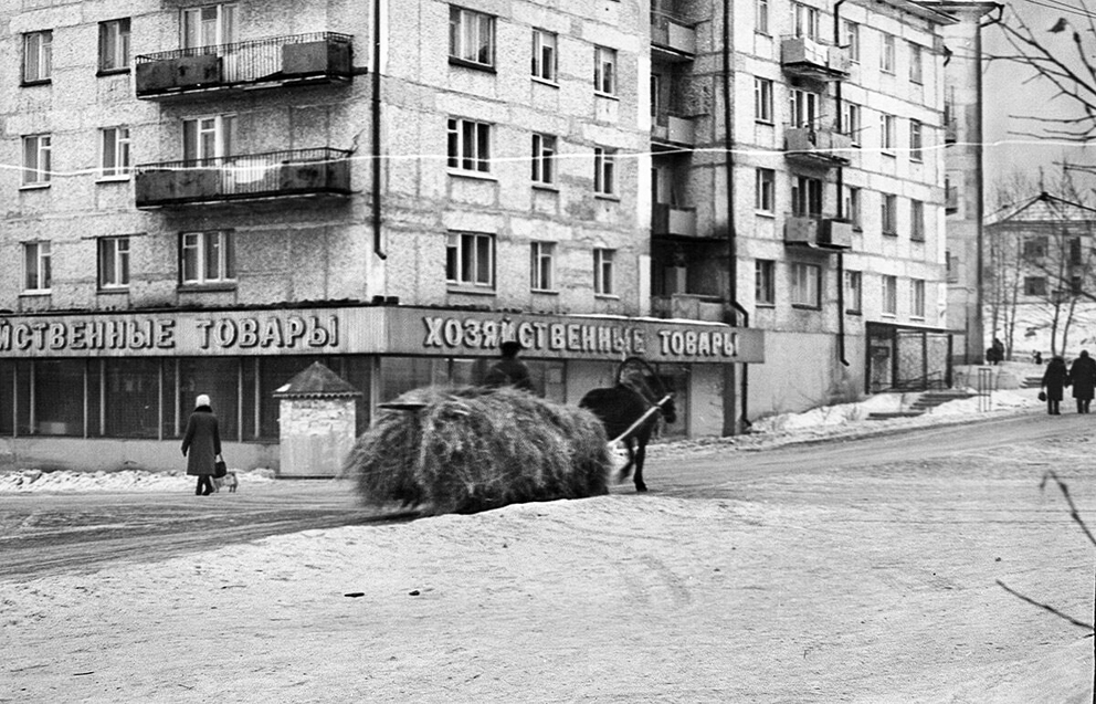 История Режа. Фото конца 1970-х годов. Первый в Реже магазин со световой вывеской