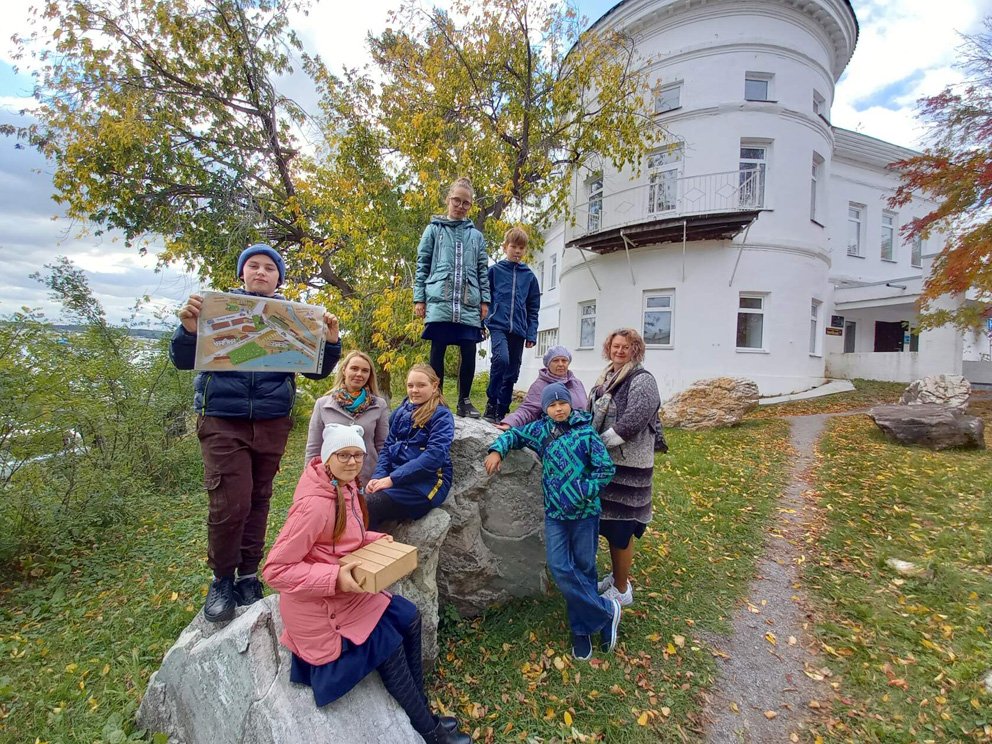 Экскурсии по Режу и Режевскому району. Во время первого городского квеста "В поисках сокровищ Саввы Яковлева"