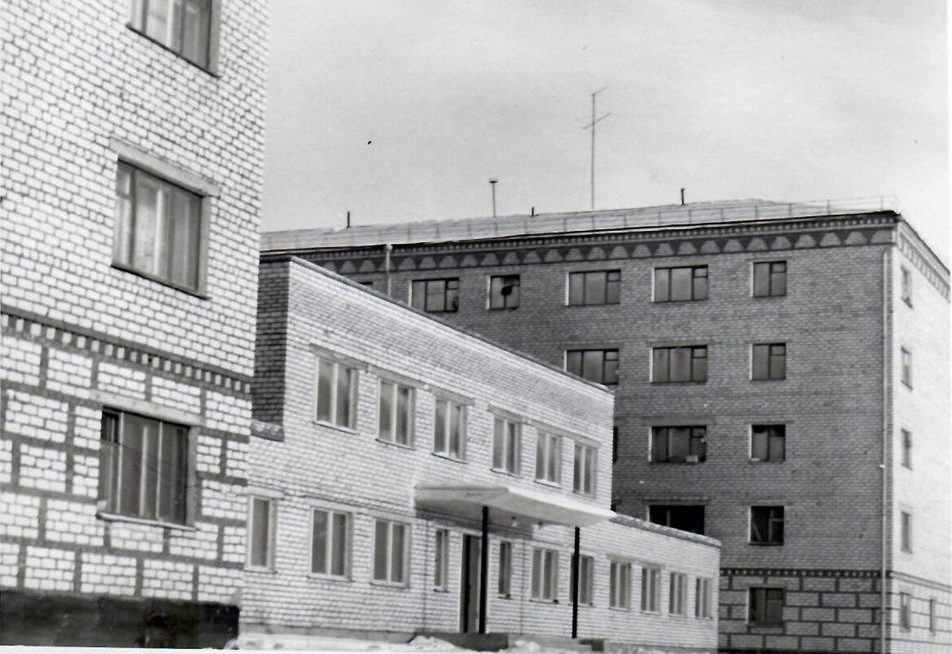 История Режа. Одним из первых зданий нового микрорайона Семь ветров стала большая столовая "Уралочка"