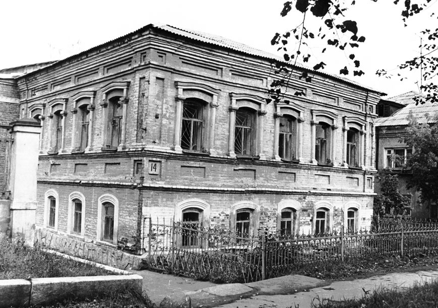 История Режа. Дом Бороздина по улице Красноармейской, ныне храм Иоанна Кронштадтского. Фото 1980-х годов