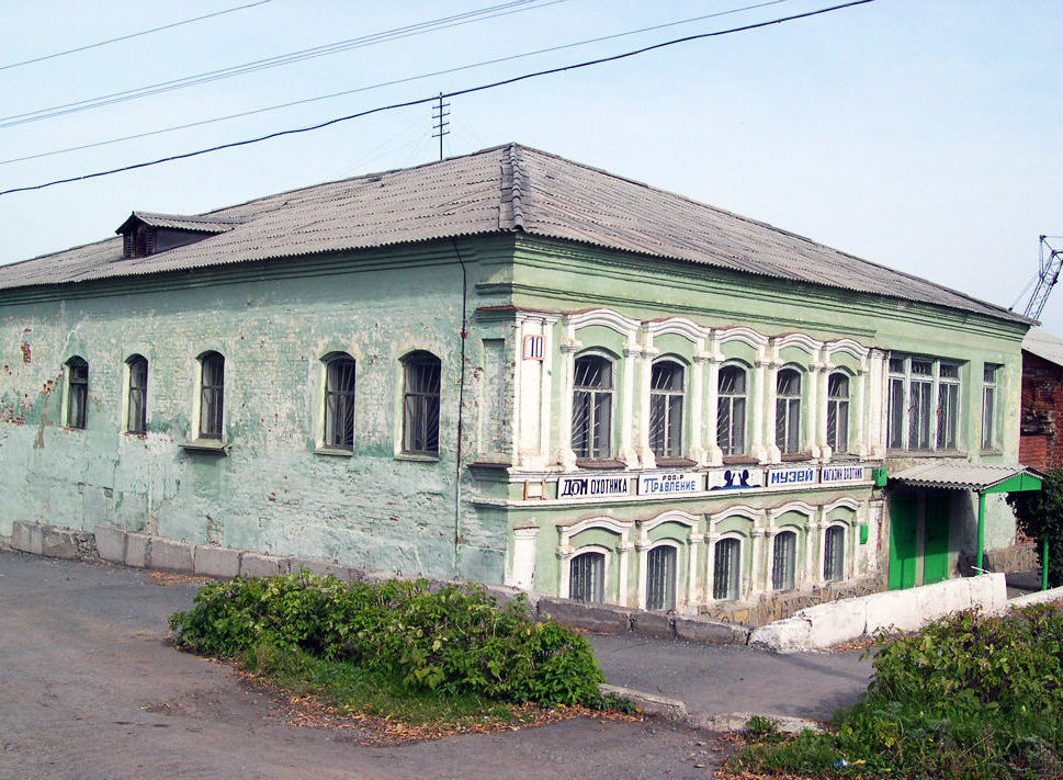 Реж. Дом купцов Замятиных на улице Красноармейской. Фото 2002 года