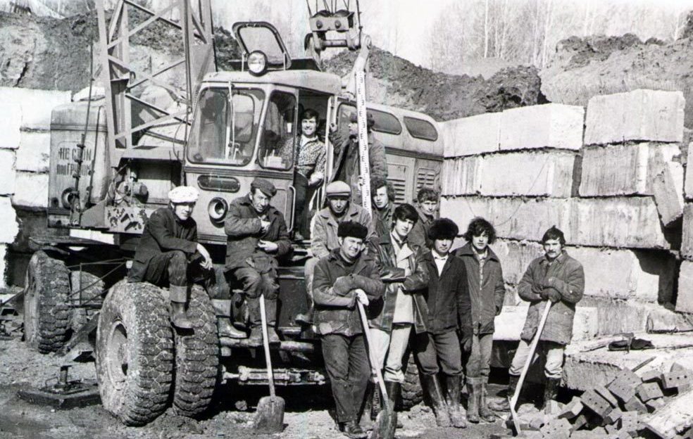Реж. 1977 год. Закладка фундамент под основной корпус профилактория "Рассвет" (ныне "Баден-Баден Изумрудный берег"