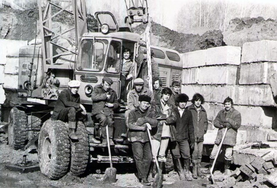 Реж. 1977 год. Закладка фундамент под основной корпус профилактория "Рассвет" (ныне "Баден-Баден Изумрудный берег"