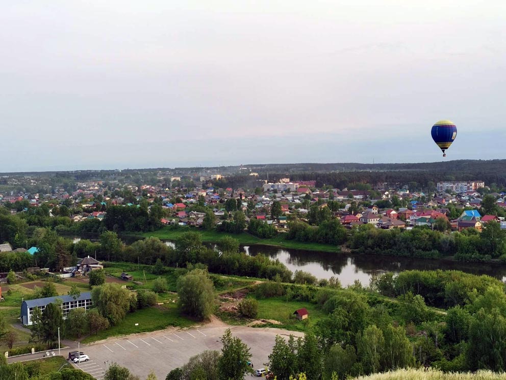 Полет воздушного шара над Кунгуром в преддверии "Небесной ярмарки"