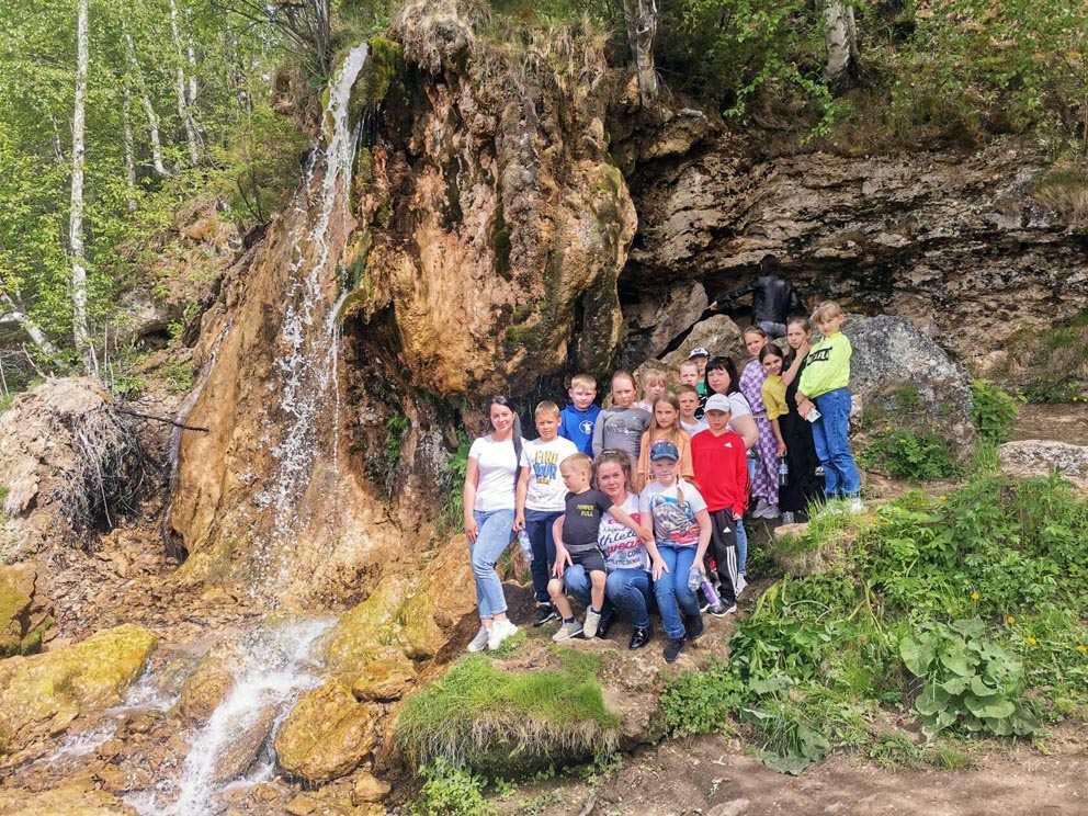 На водопаде "Плакун" во время экскурсии с турфирмой "Малыш и Карлсон"